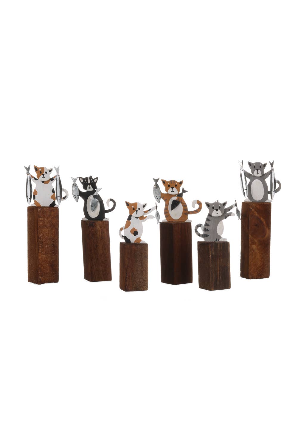 Mixed Cats with Fish On Posts (2 Of Each)